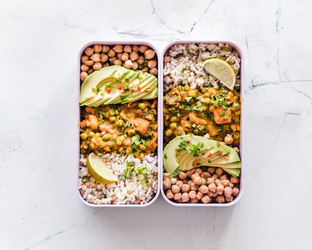 Nutricionista a trabalhar online com cliente em Portugal
